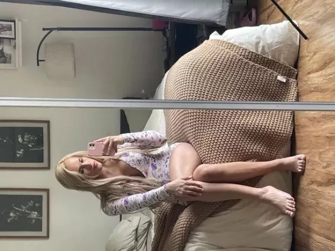 Tell me how fuckable I am please by SaltyBuilding7193