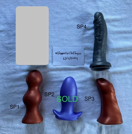 WTS Square Peg Toys (Details in OP Comments) by PepperLipChiliTongue