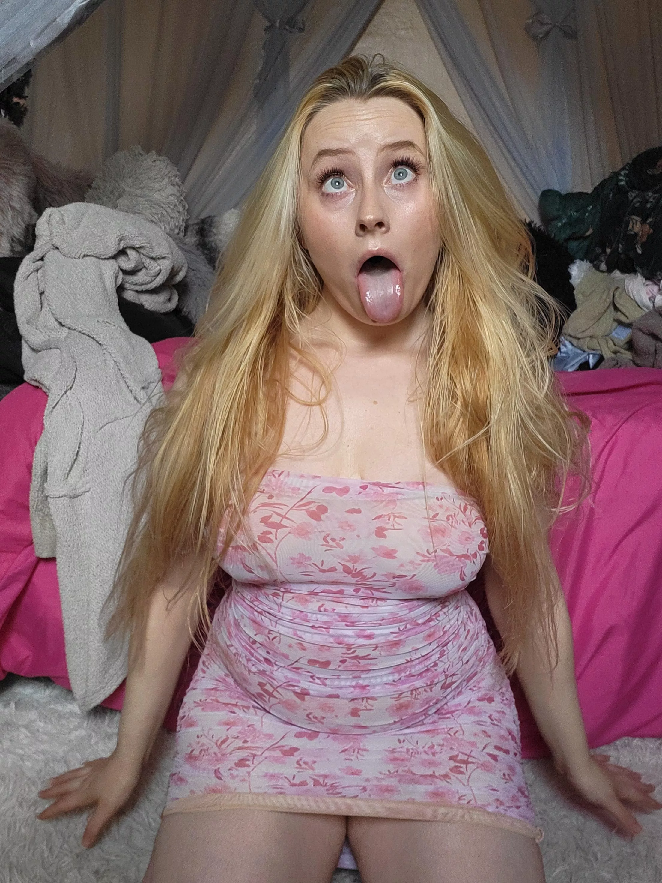 Your personal 4'10 kink slut  posted by EmilyAngelUK