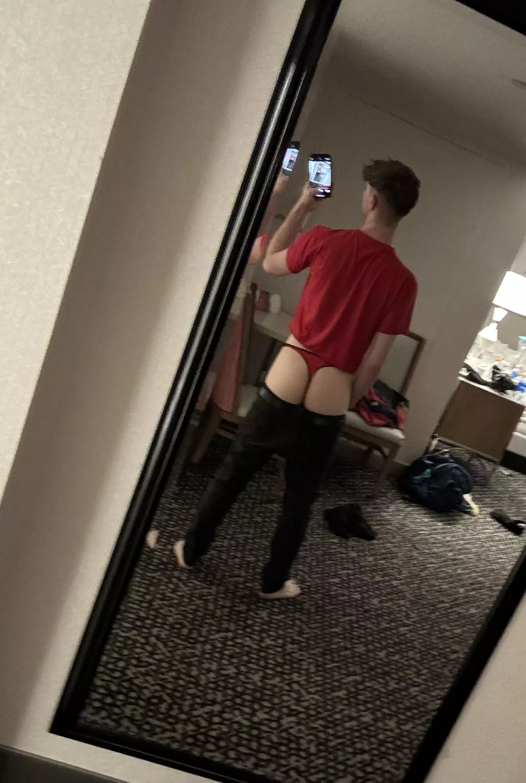 [25] new here. DMs open posted by GoonerTwink3000