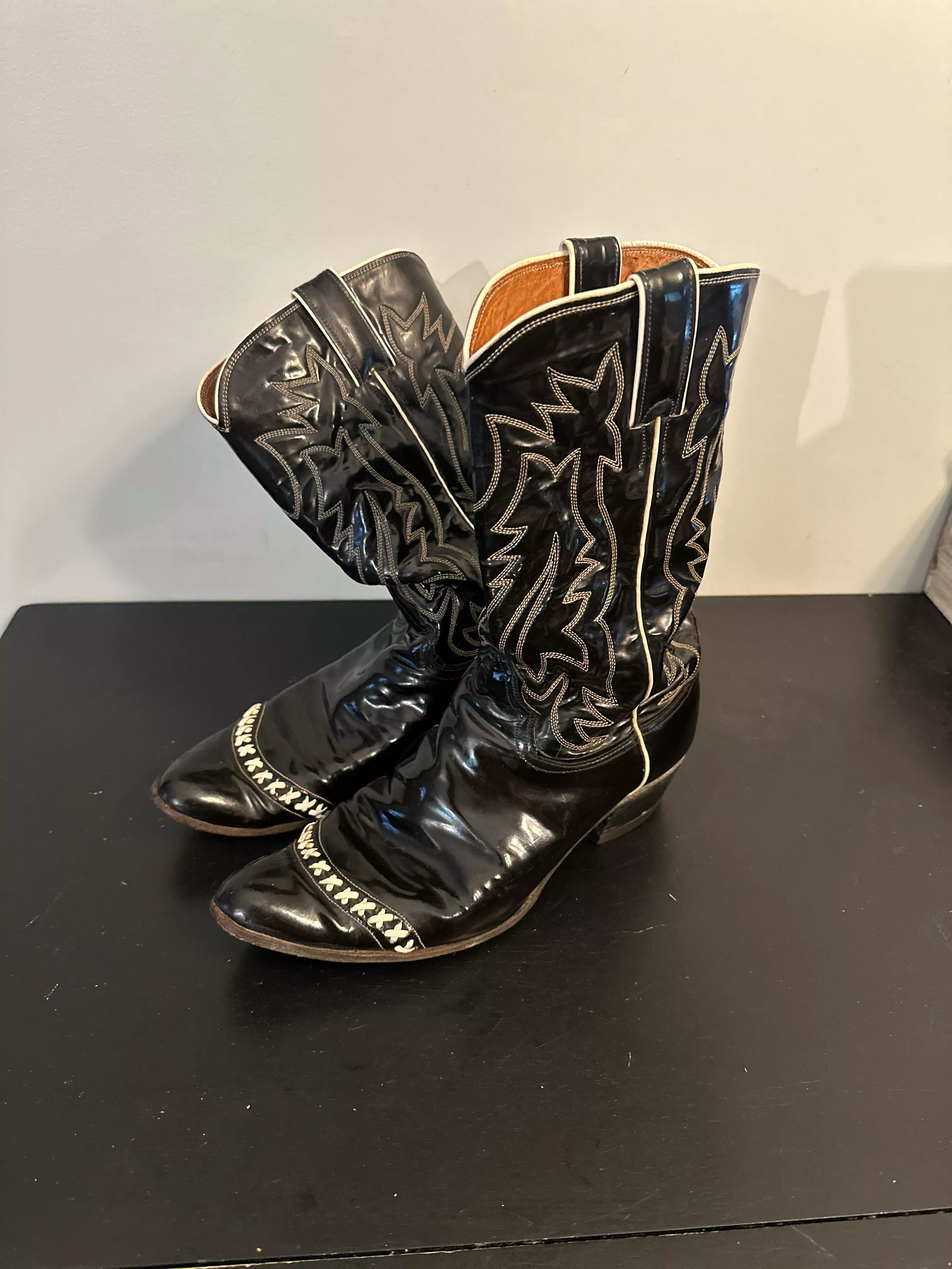 Are these Men’s or women’s boots size is 8.5B posted by avgeeknerd