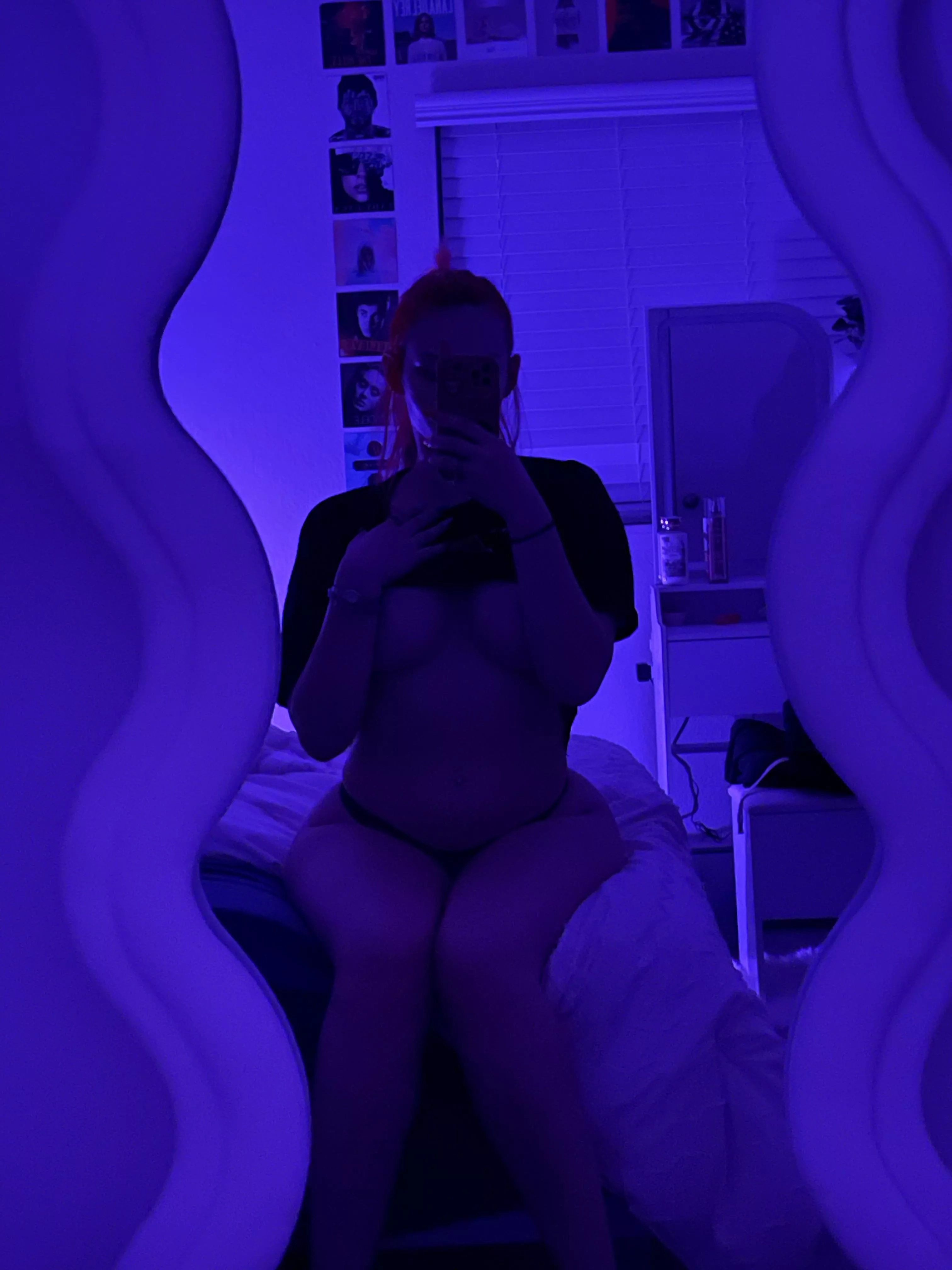 do you like these curves hehe? posted by Spicyqueen23