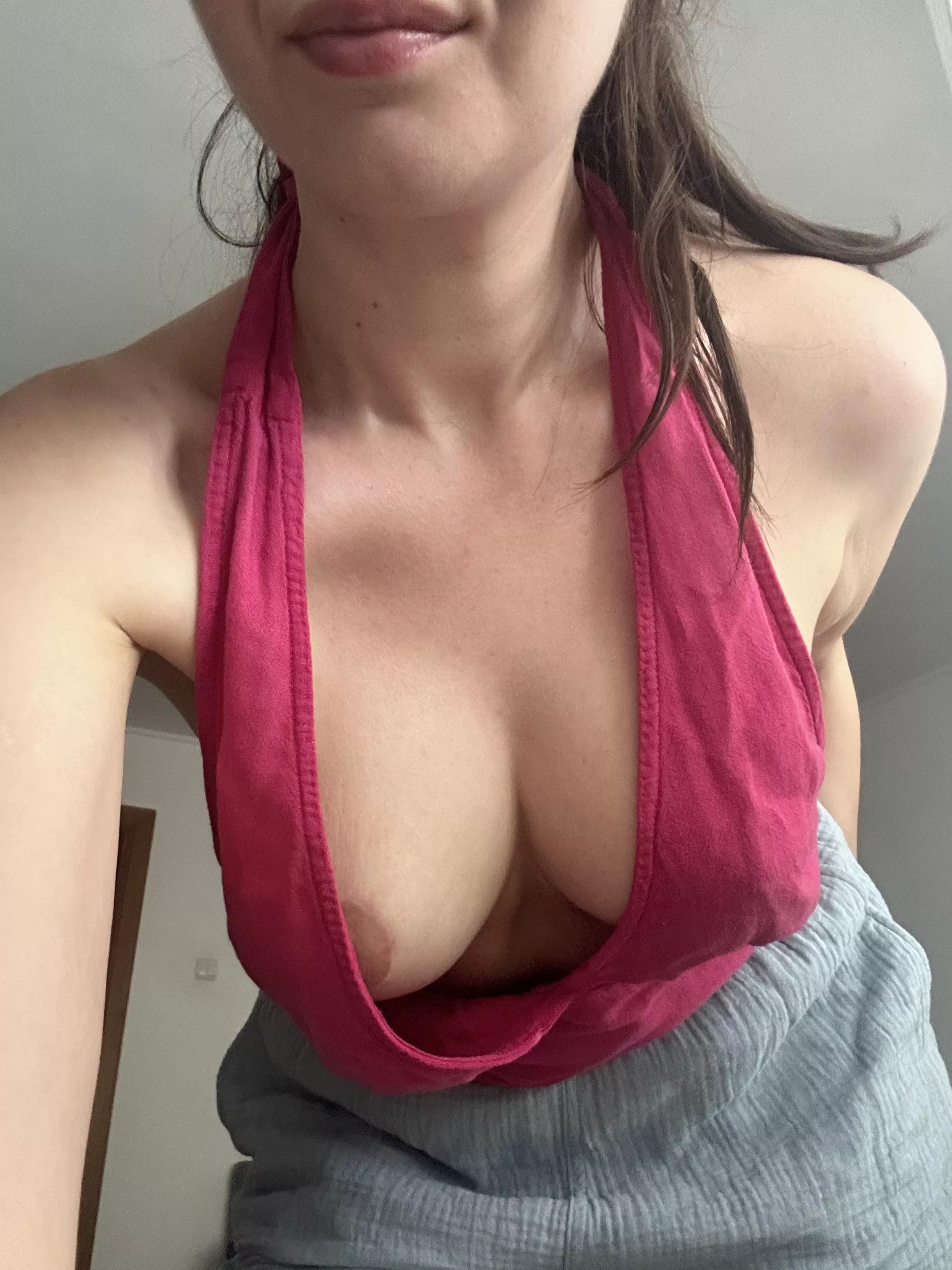 First time wearing a halterneck. Should I keep wearing it? posted by SuchNose5881