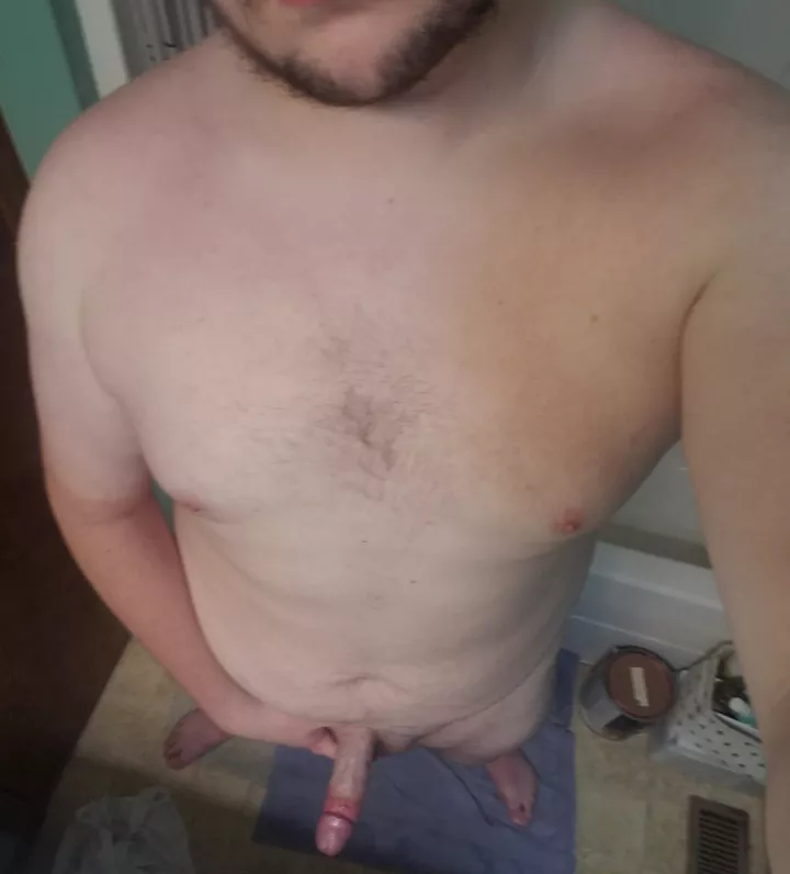 got hard before showering posted by chubbypeach00