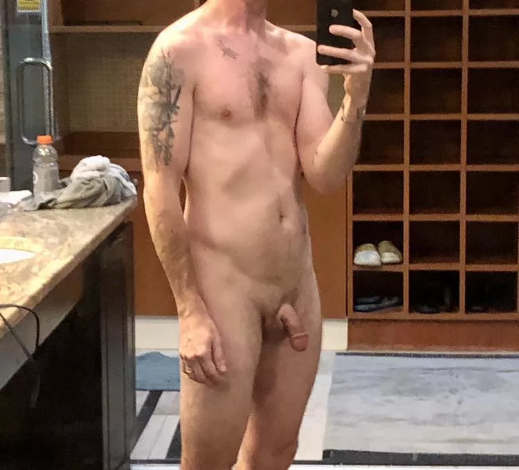 Locker room posted by santii32