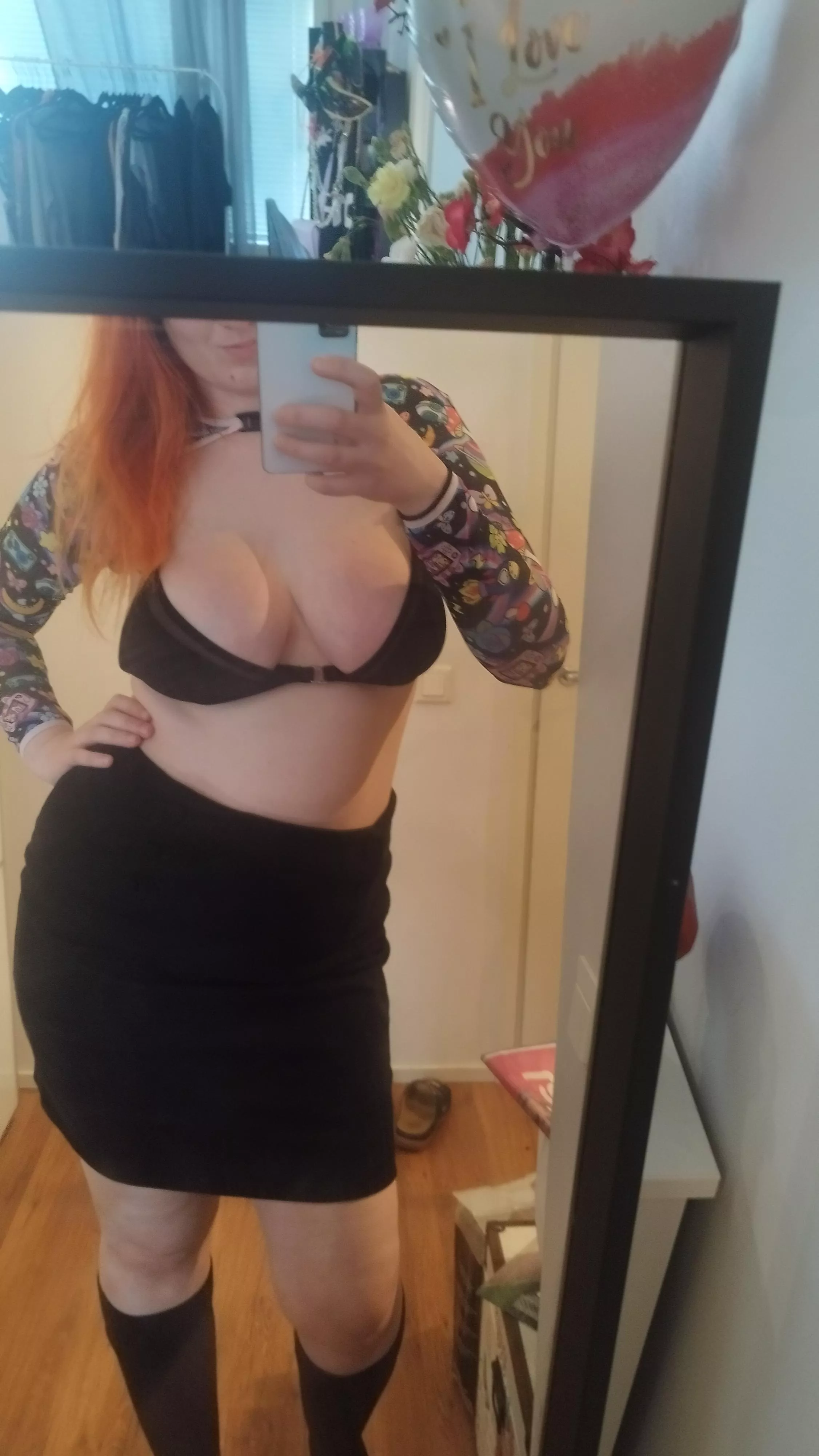 Office slut posted by secretsofapplepie