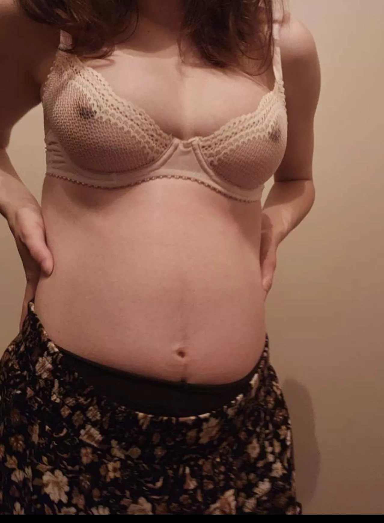 Rate my growing baby bump 🥺 posted by mrmeesksx