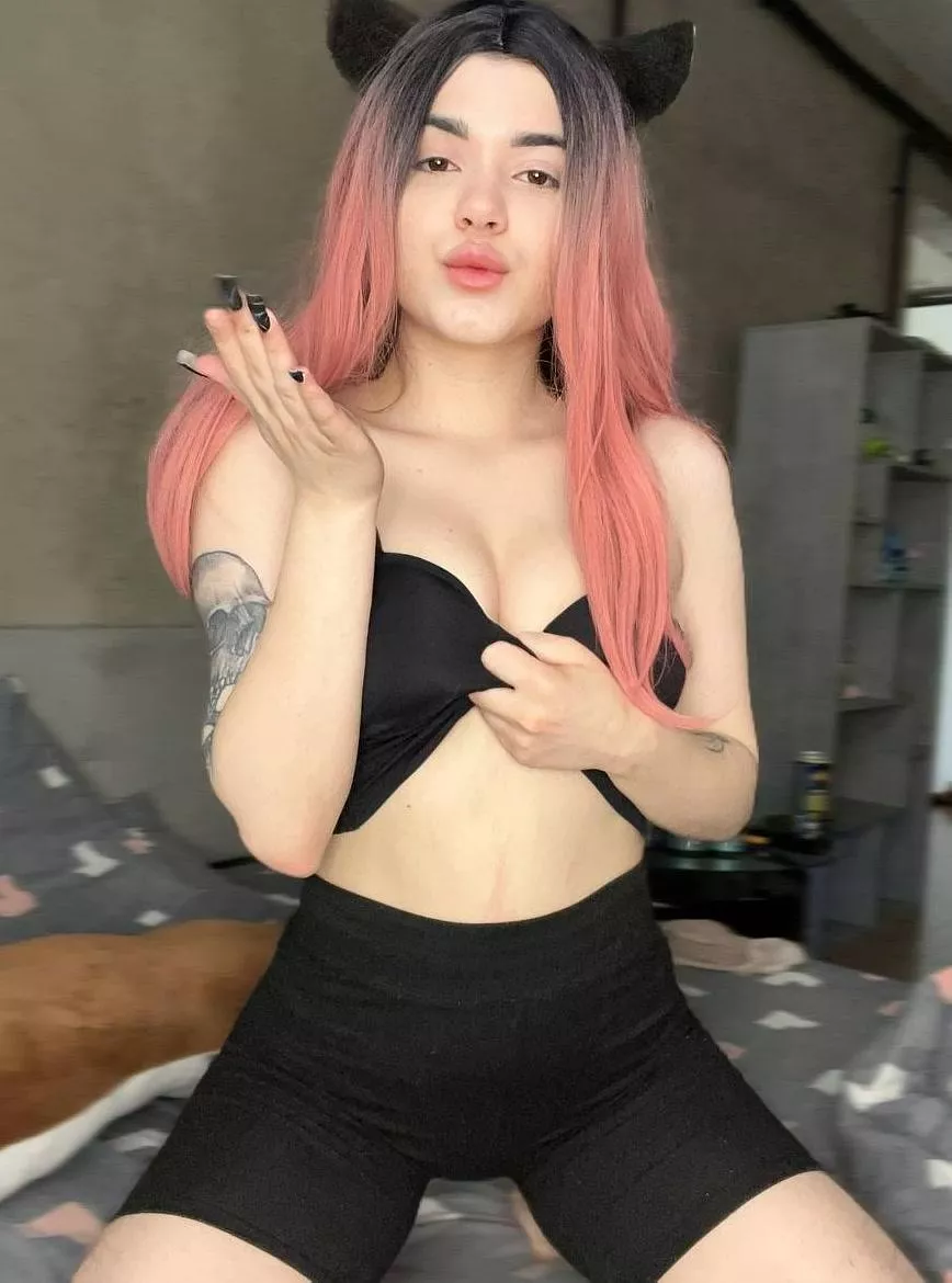 Say YES... I want to send nudes to random guys today posted by sexxygirlx