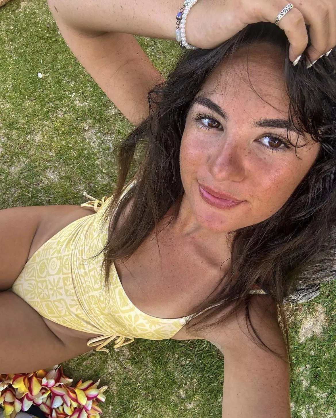 Tan Babe posted by AttorneyIcy9051