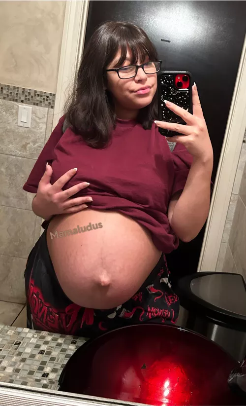 Would I be considered a pregnant petite ;)  by Mamaludus