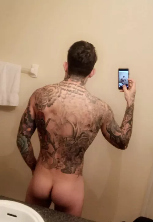 Also got tattoos on my back ☺️ by Tattoostu