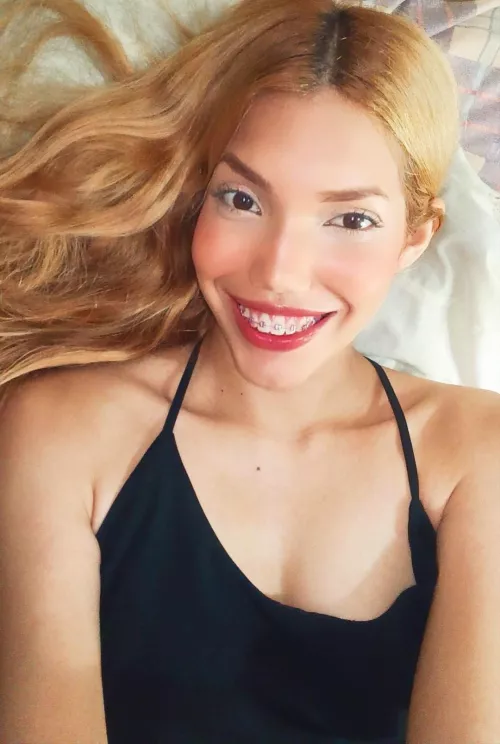 Always smiling by Camiipie