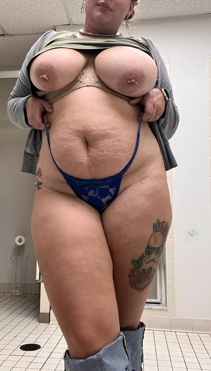 Another day, another bathroom selfie. posted by Kitten_Kay