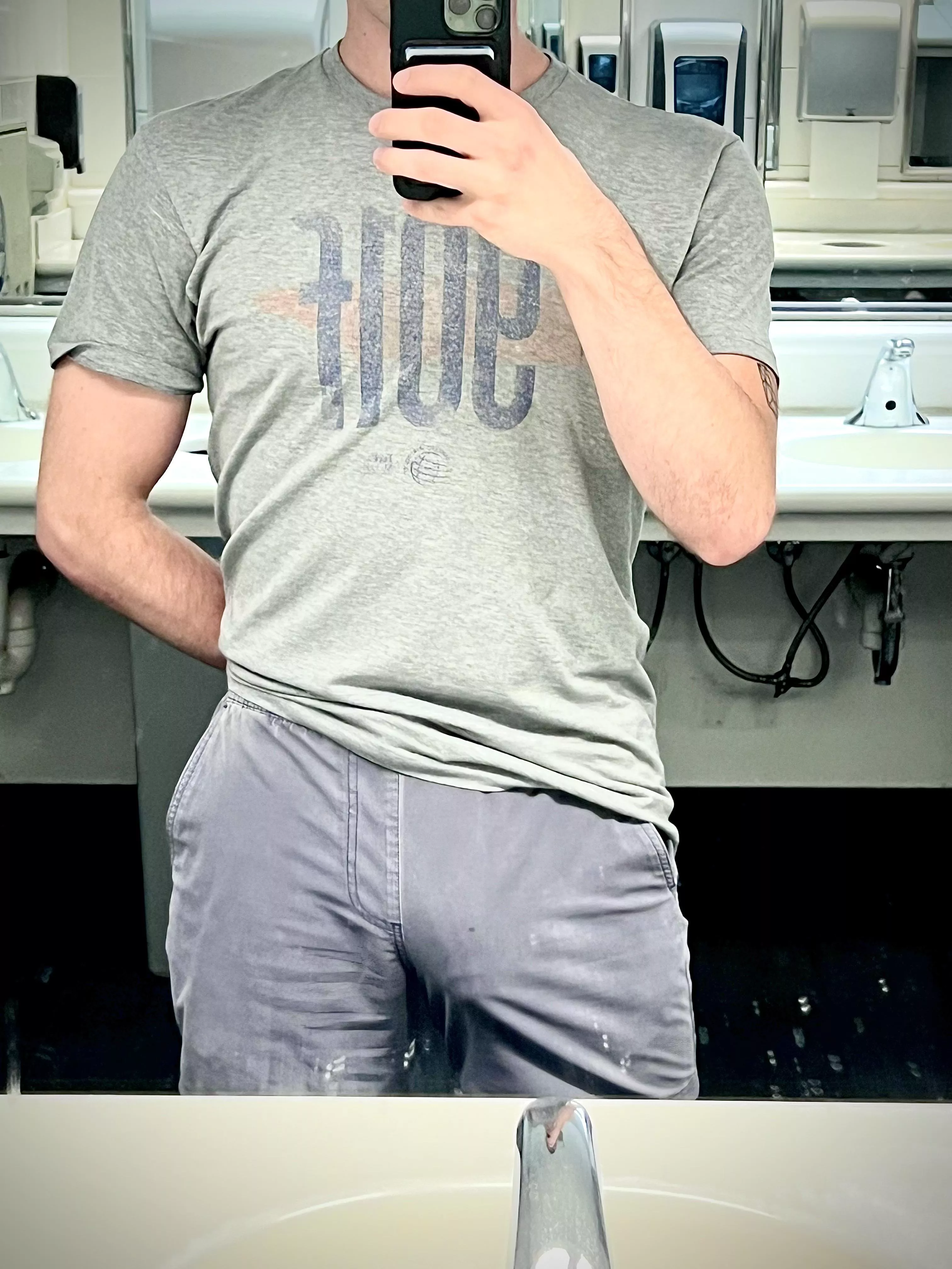 Buy me a drink at the airport bar? (30) posted by otto-ree