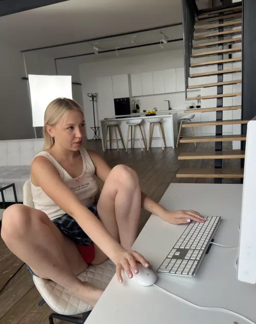 come, I'll show you my intimate photos by Secretjuliet