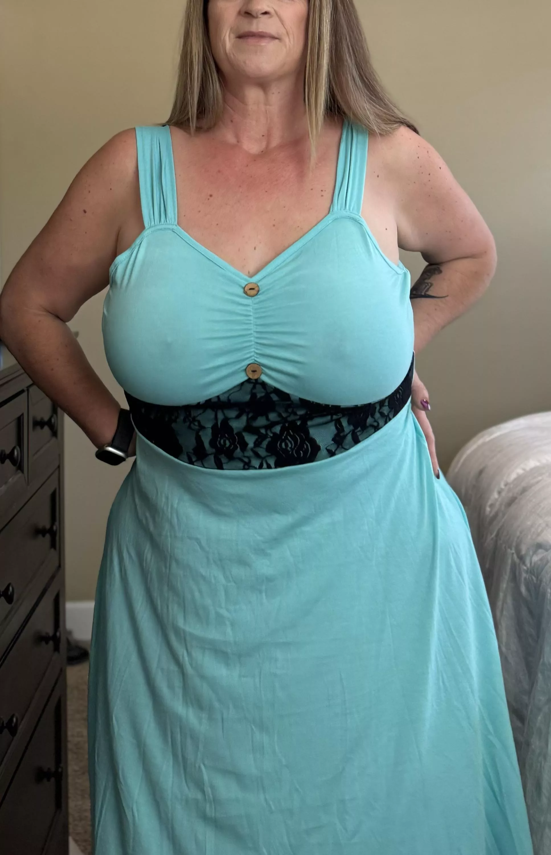 Curvy enough to get you horny posted by Mskd_Mistress