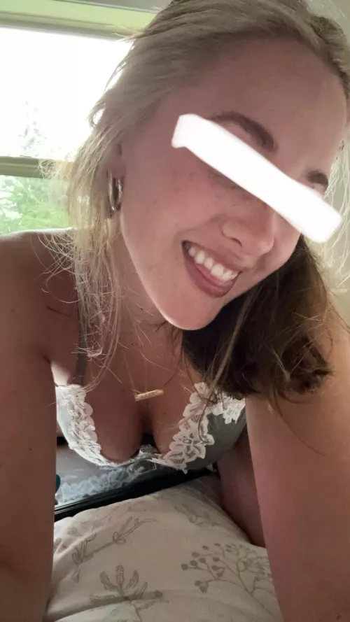 did you see my smile or my cleavage first? by lilmissgangbang