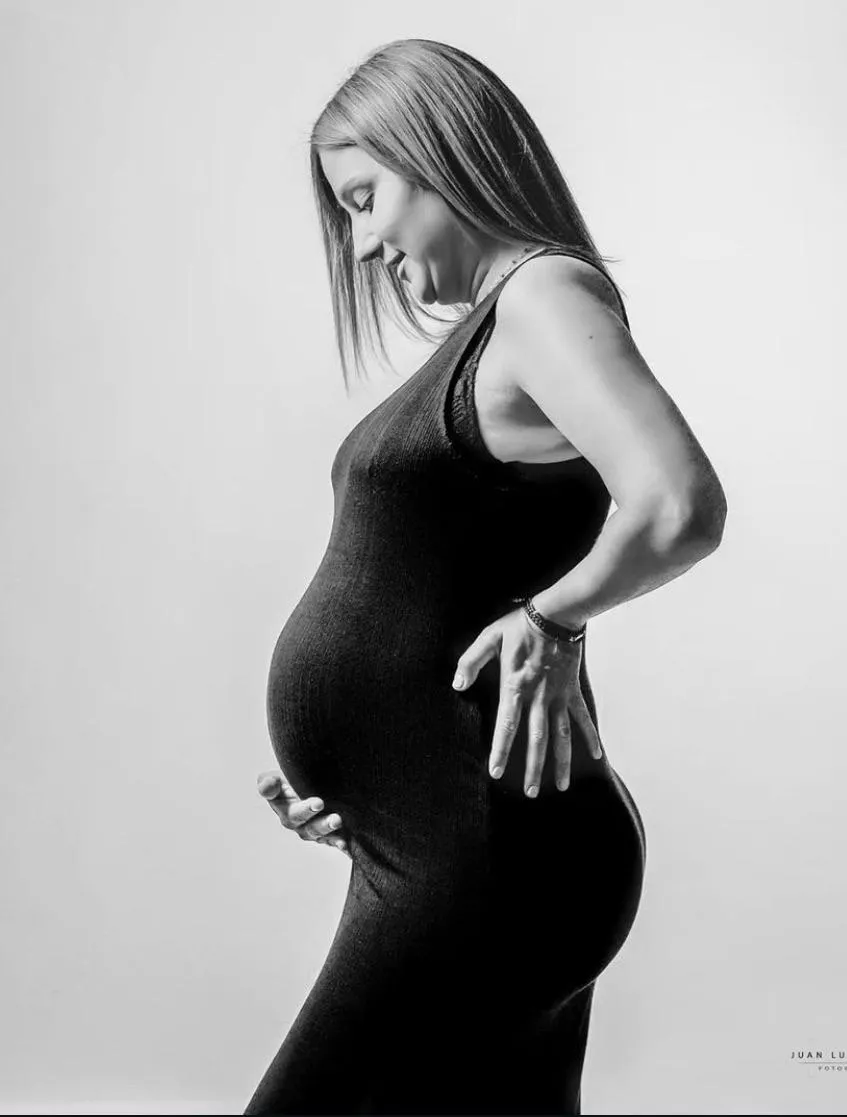 Dm to get this preggo exposed posted by drakeowl