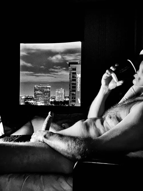 Early morning hump day skyline by mufasjg