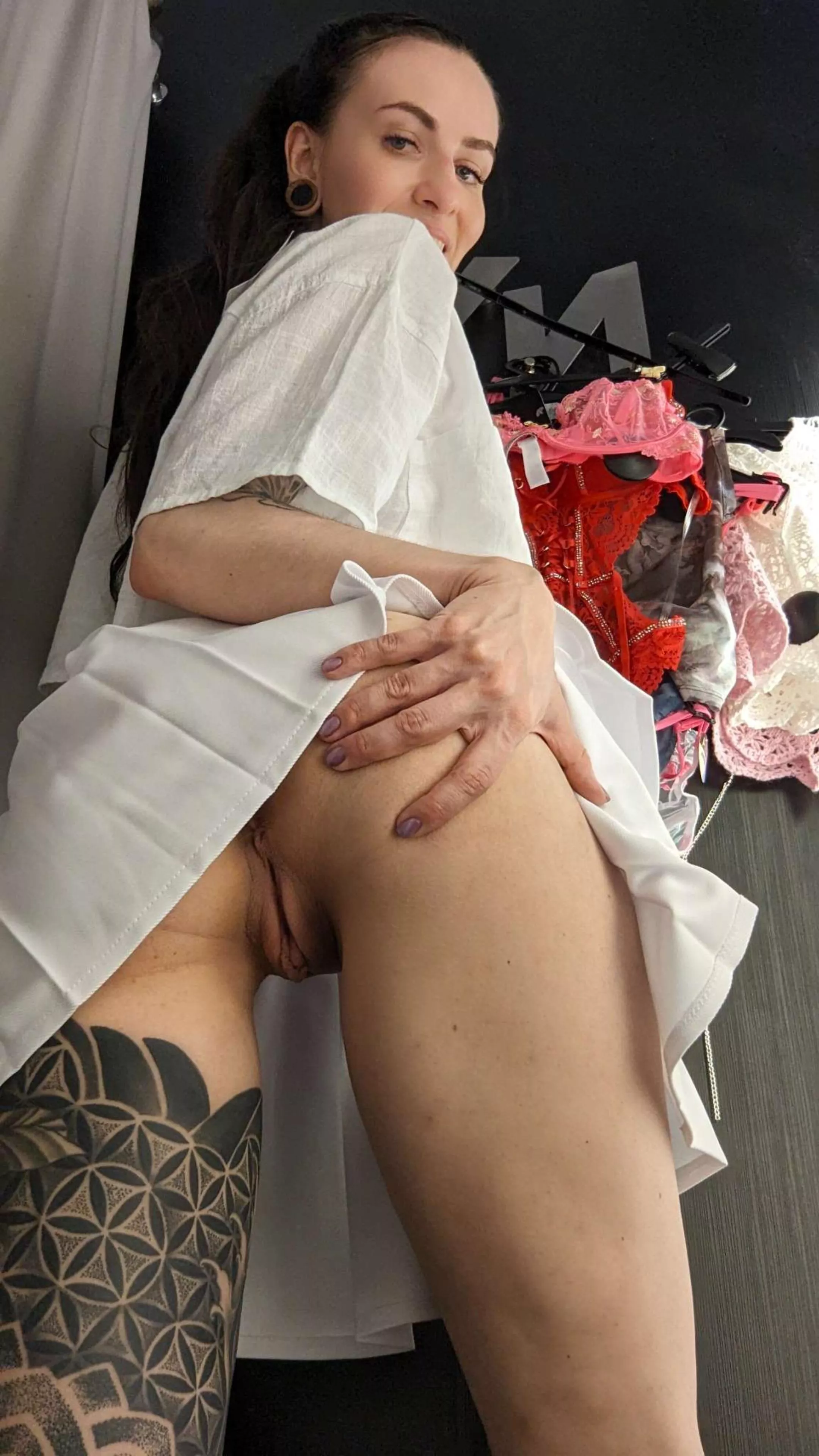 Here's a treat hiding under my skirt posted by sweety_mary_