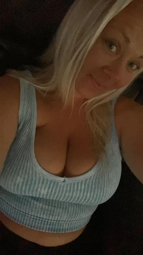 Hi babes ;) do I look good in blue?  by dixiedolll