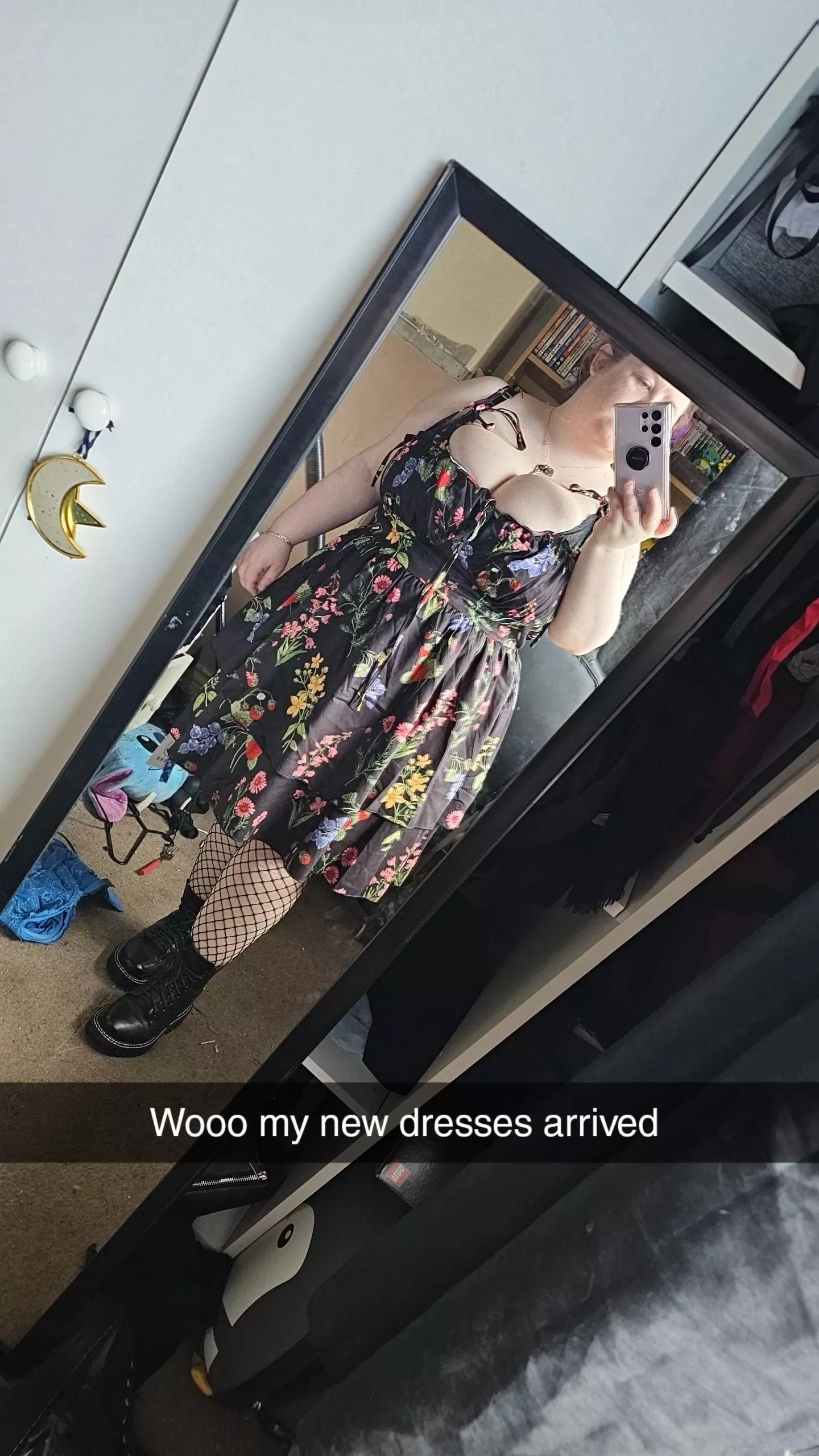 I look too good posted by Hollow_Insanity