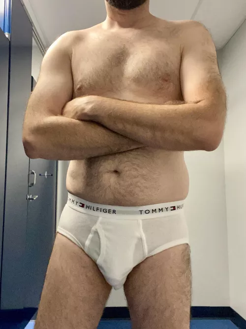 New pair of Tommy Hilfiger by C12L34M56