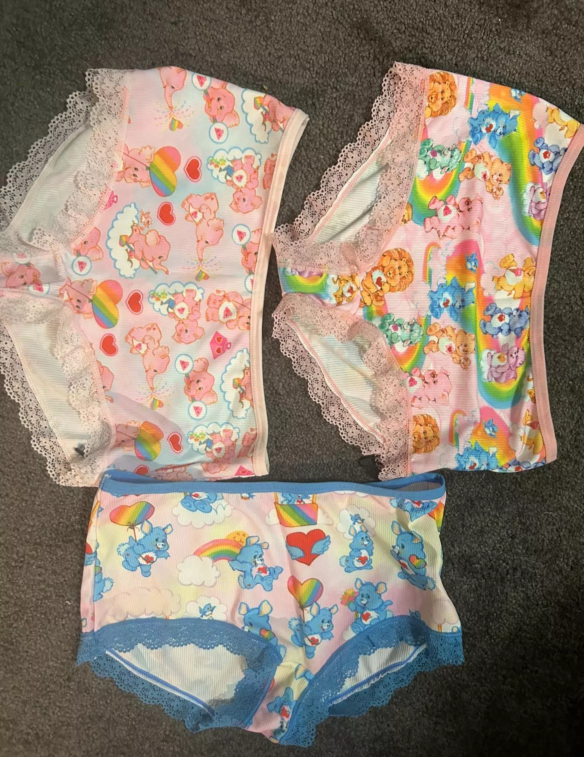 new undiessss posted by lil_bluebby