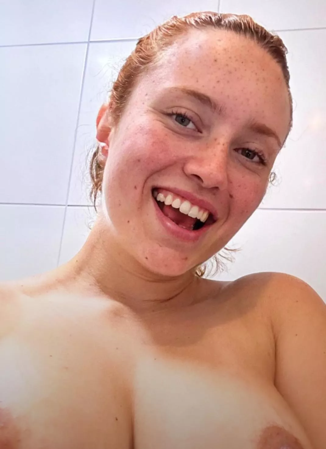 No makeup, no clothes, no problem posted by Puzzled_MJ