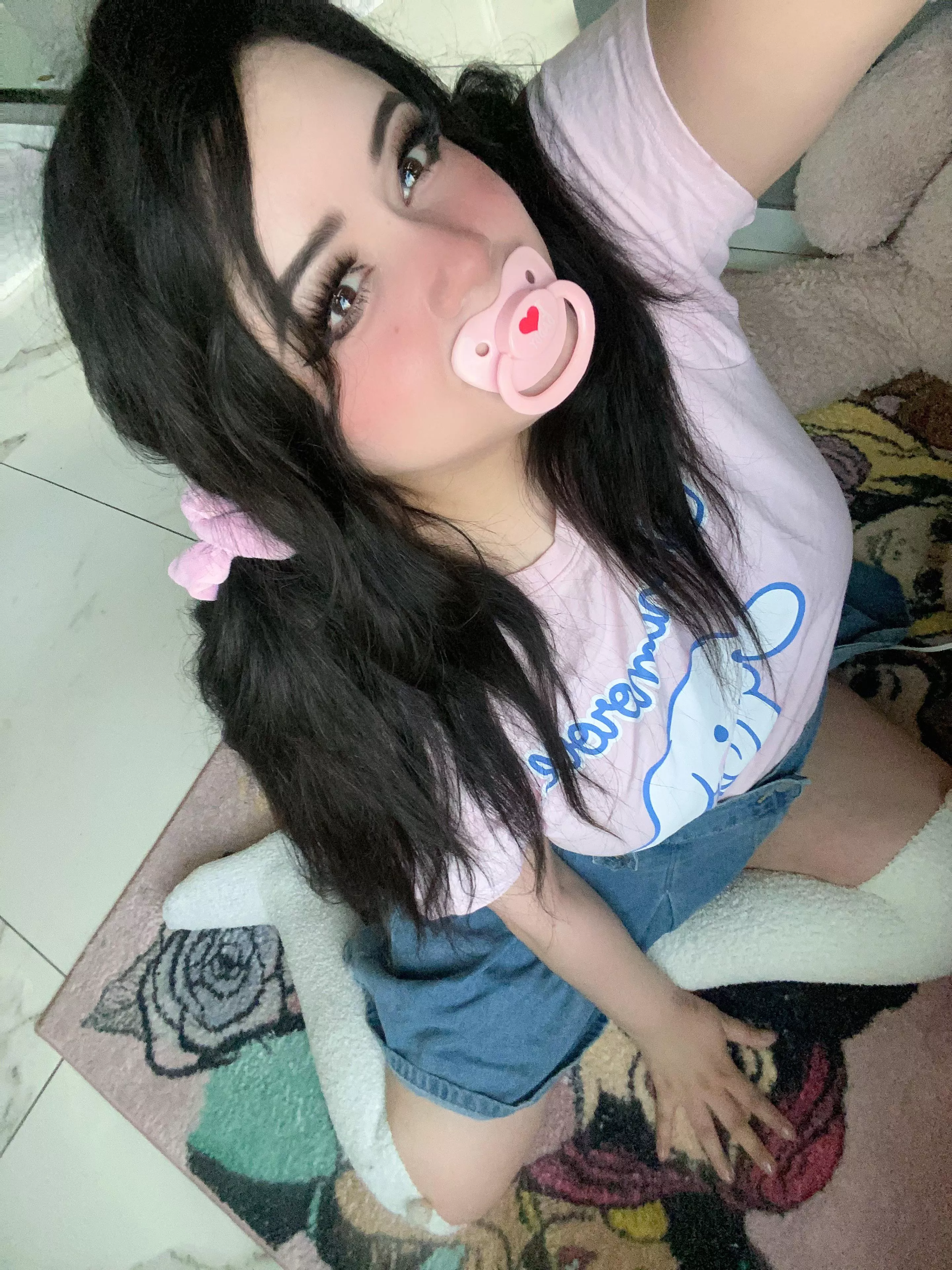 Paci time 🤗 posted by Cyn_is_little