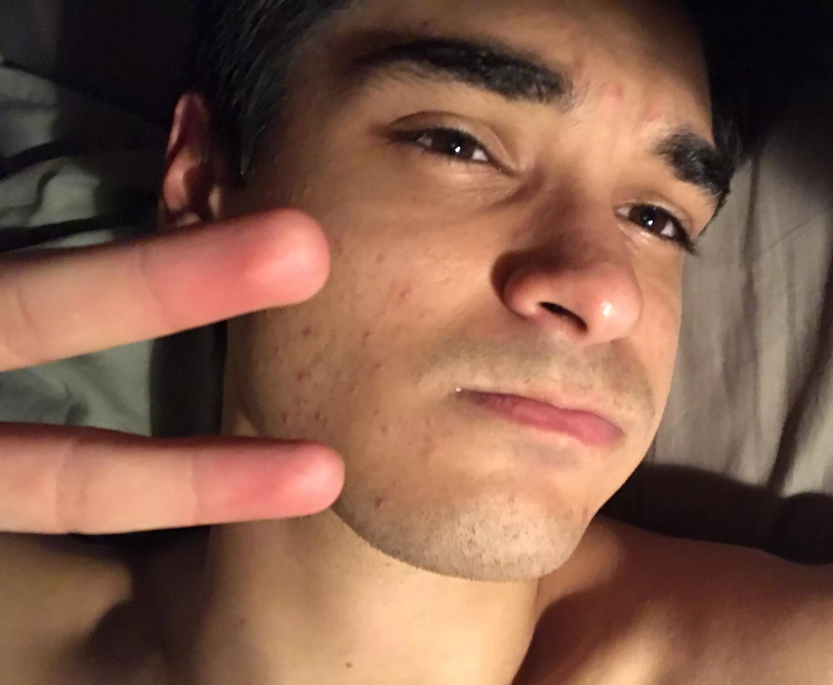 Random bed selfie posted by peruanToph