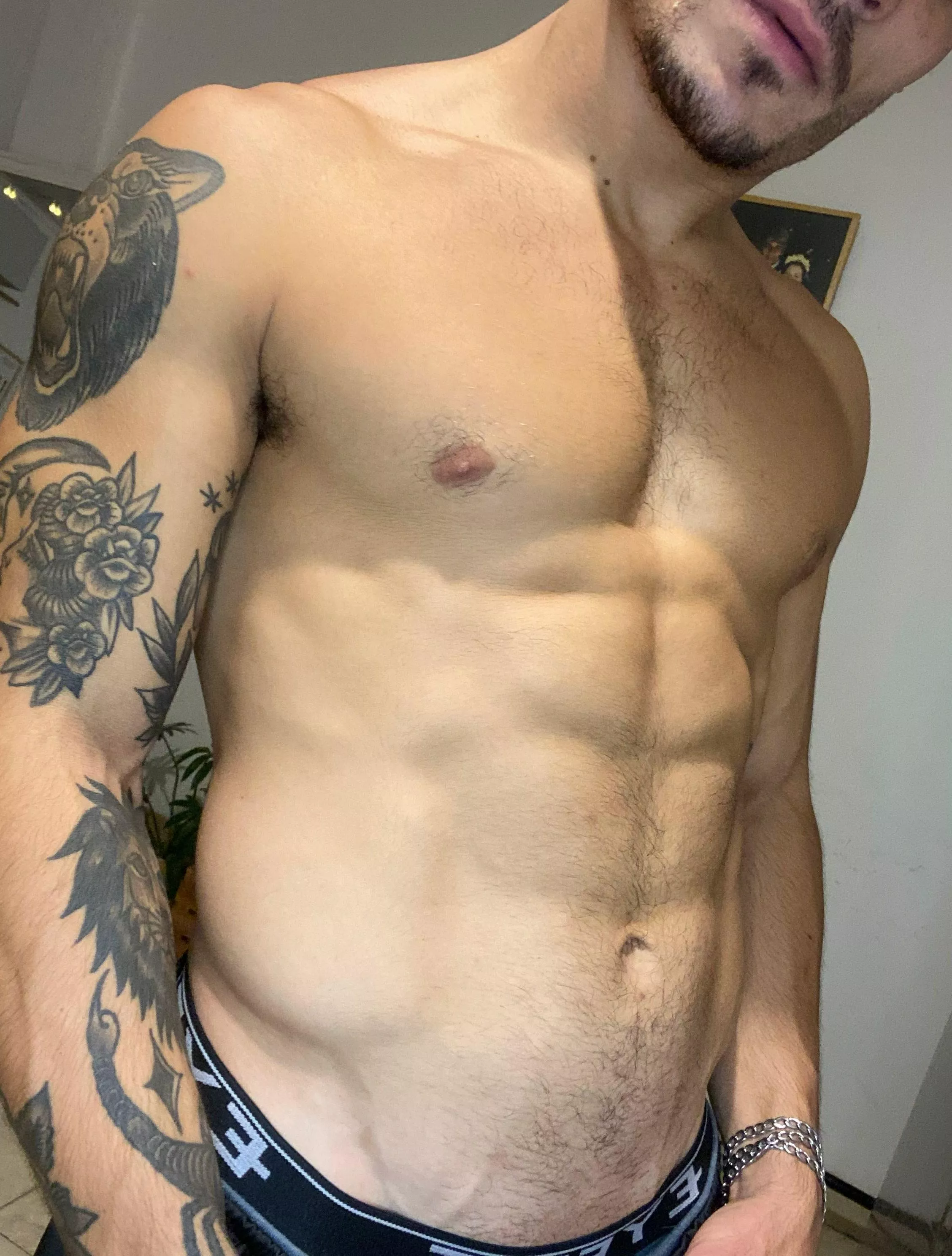 Ready to get lost in my six-pack?  posted by OliverKinggxoxo