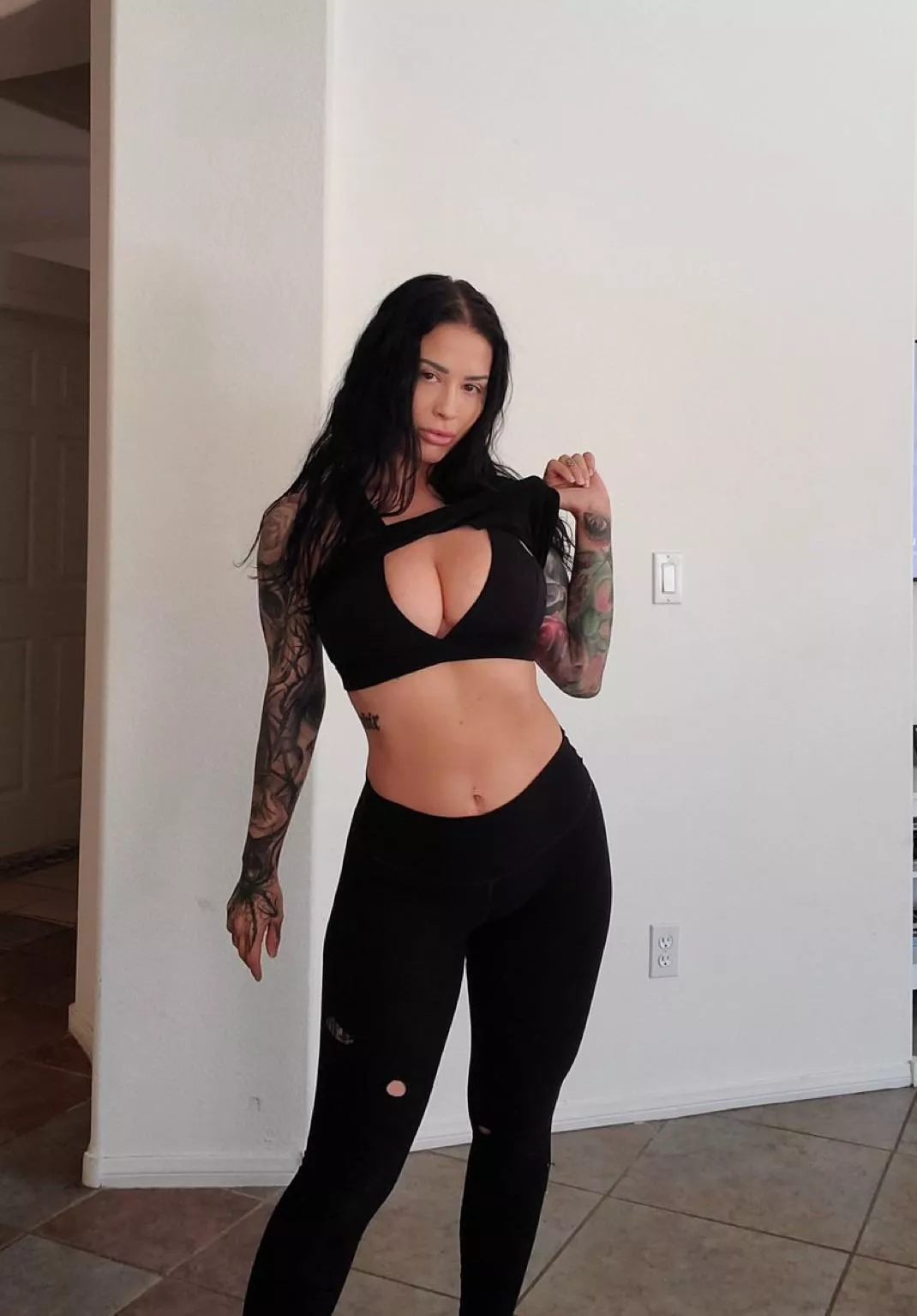 Babe in black  posted by GhostGoSavage