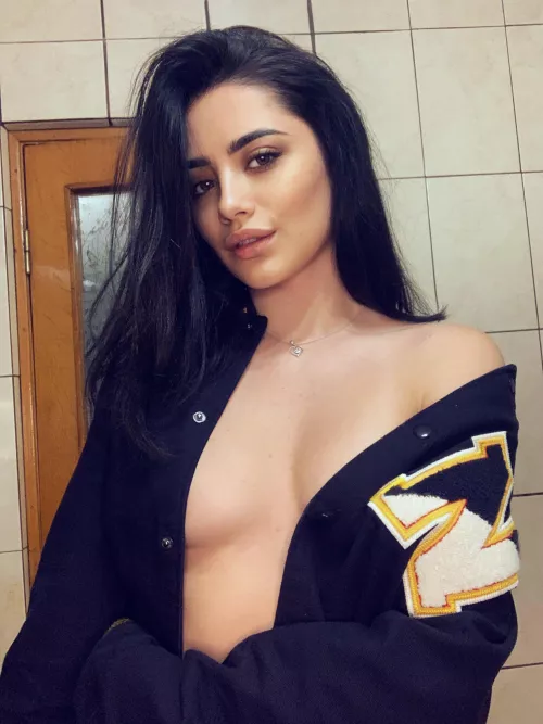 hope you don't mind me undressing  by Cujojoi