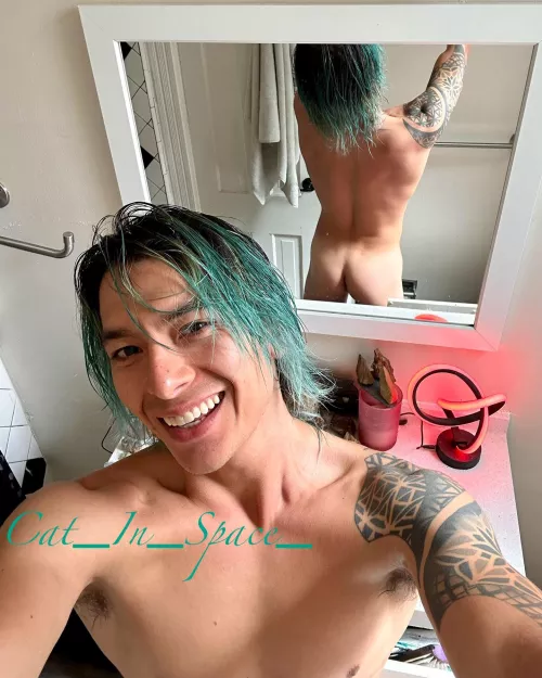 Just starting my modeling career! Enjoy my cute butt~ 😸 by Cat_In_Space_