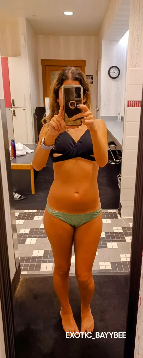 Pink and VS brand and color mismatch by Exotic_Bayybee