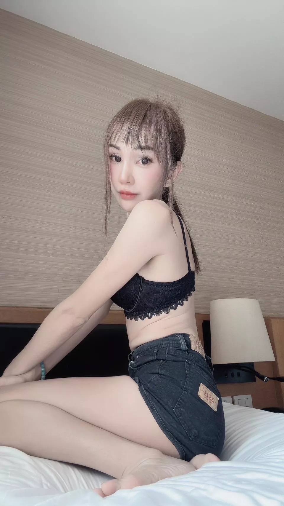 What would you do if you saw me in the street :3 posted by Hot-Survey-3688