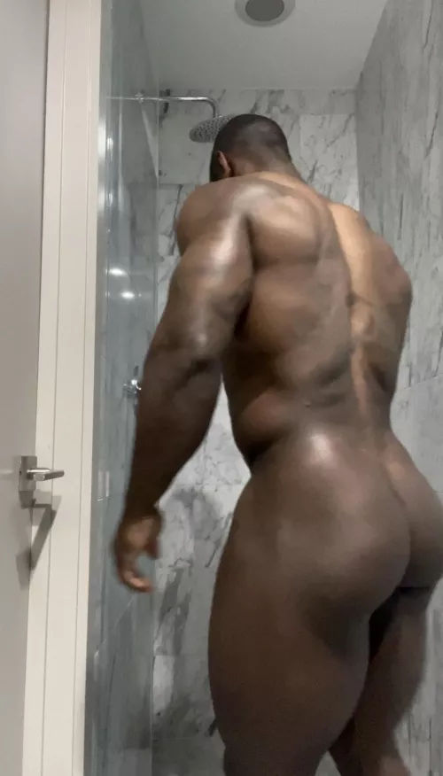 What’s Your Go-To Leg Day Routine?  by Fet_Lives_Matter