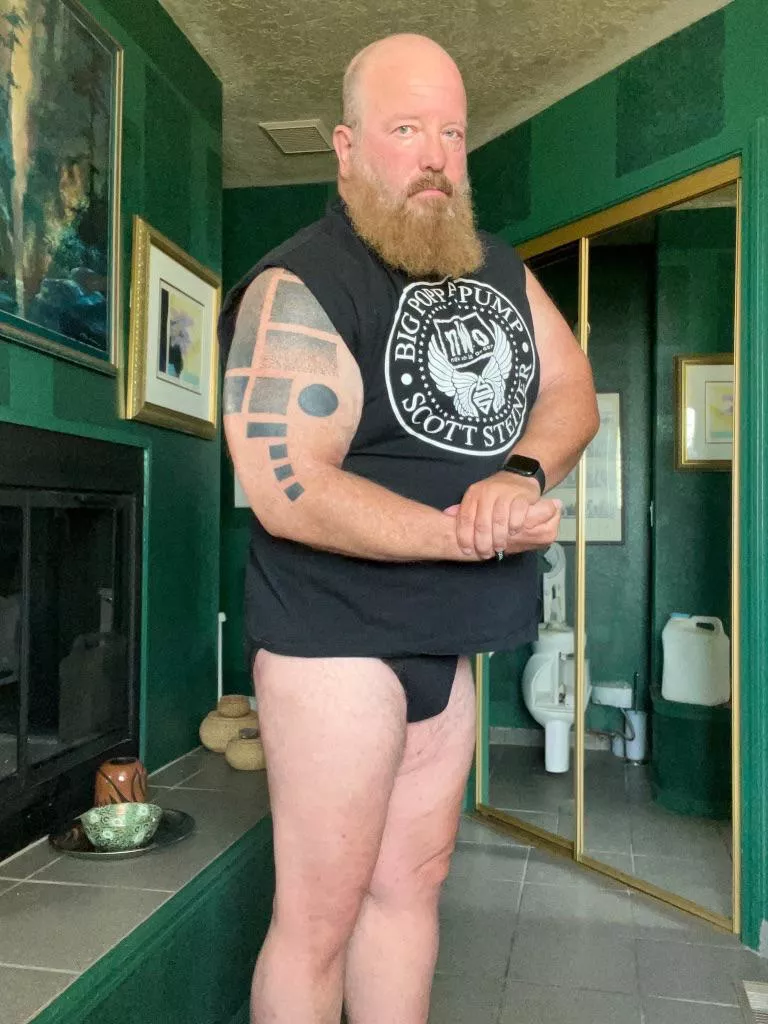 Big Poppa Who? 😈💪🏼 posted by HugeMuscleGeek