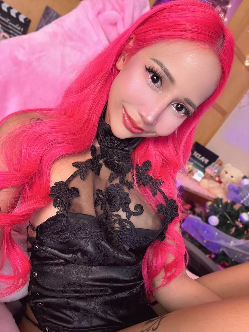 Follow @cheribuya posted by PomegranateFim