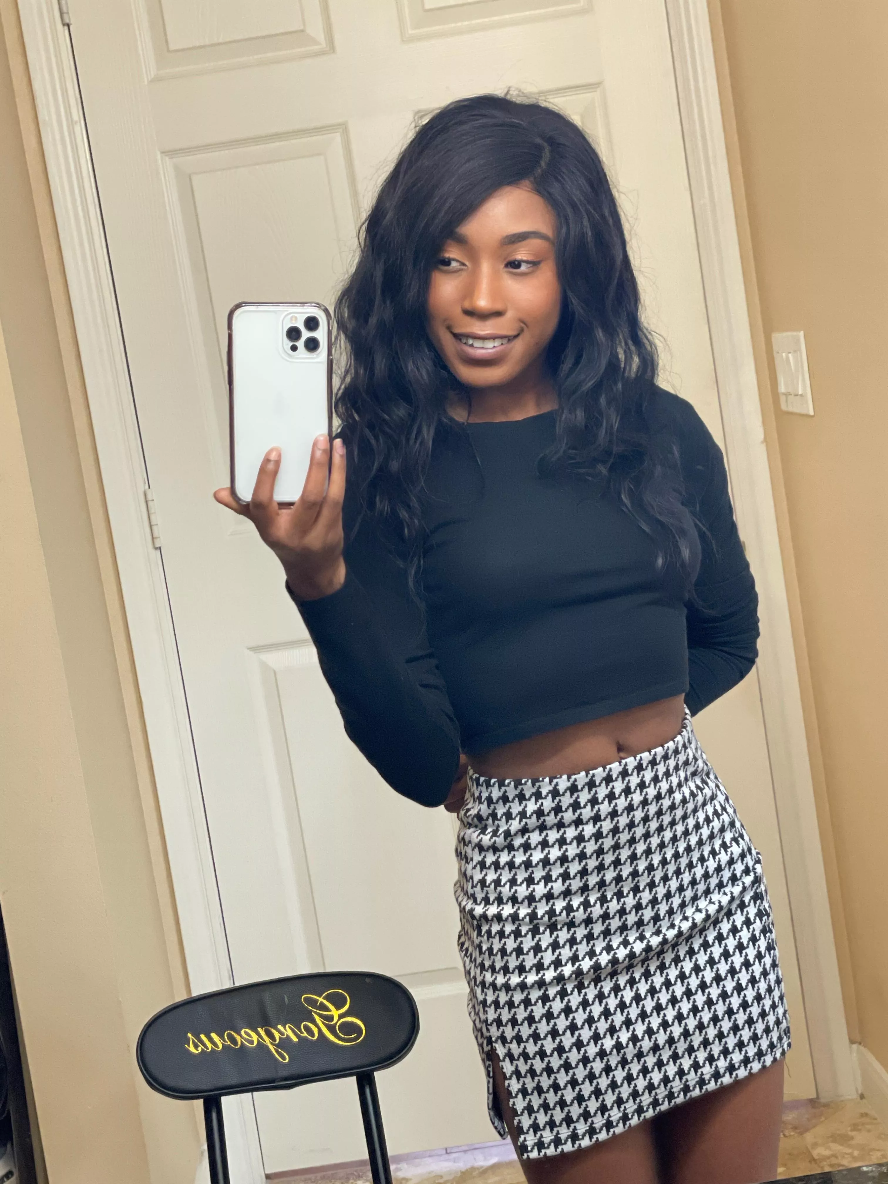 If I texted you this at the office would you sneak into the toilets to fuck me? posted by Freya9580