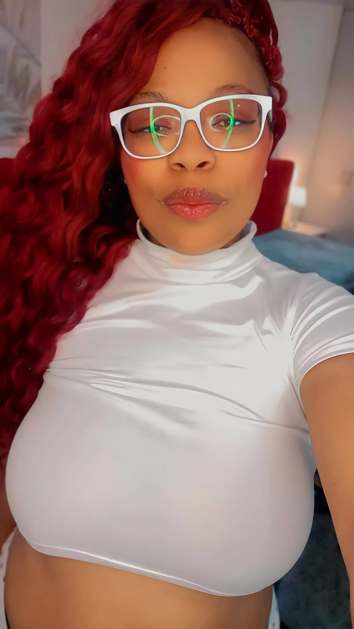  [ laura_canela ] Follow Me  posted by Laura_canela