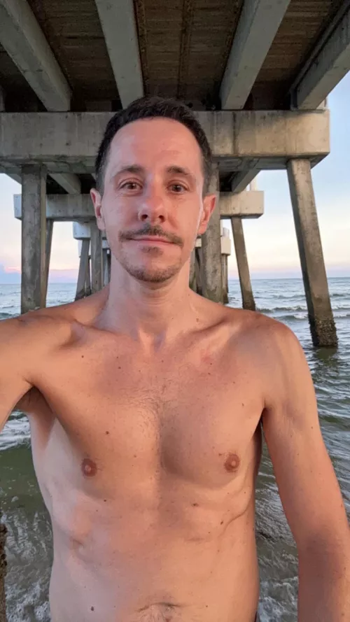 Meet me at the pier! by rhh1977