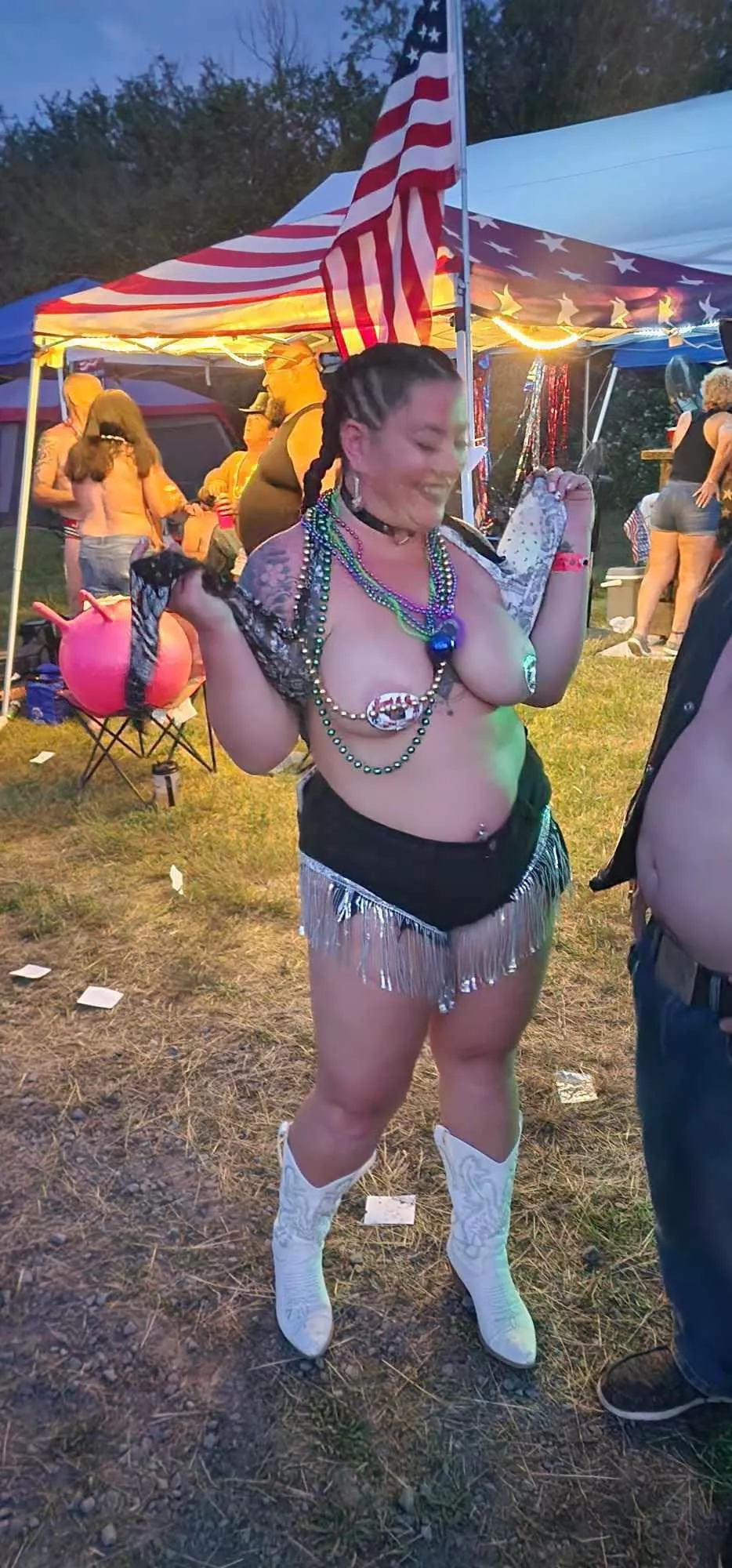 The bikers at Vous loved my plus sized tiddies  posted by Cccuuunnntttsuela