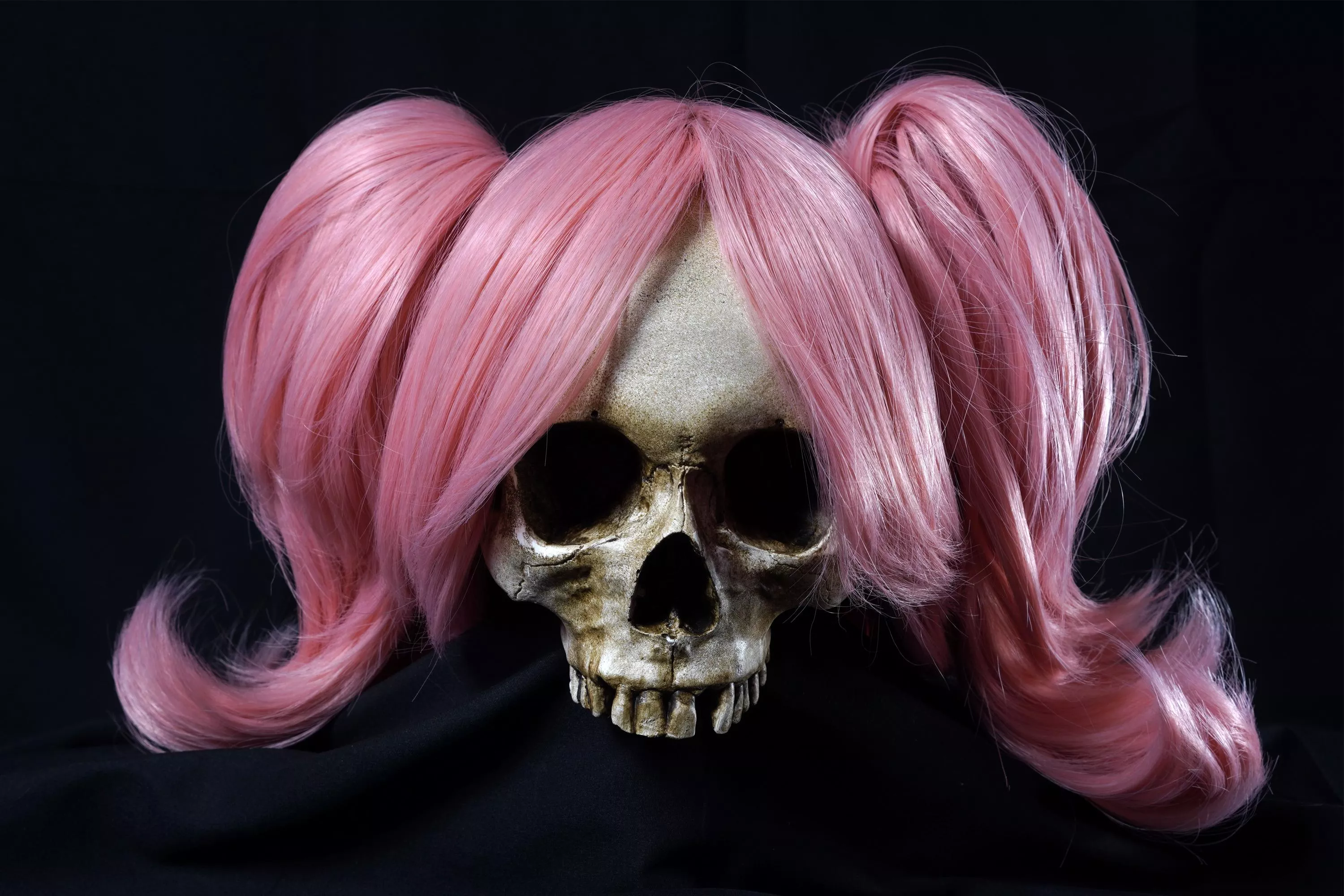 This happens when you leave your doll in storage for way too long... 😥 It WAS a doll, right? 🤣 posted by Stoned_Baboon