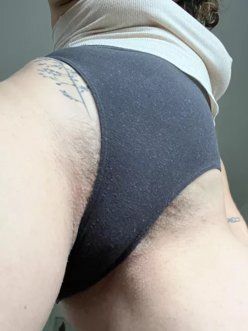 Too hairy to be contained by maplesyrup_girl