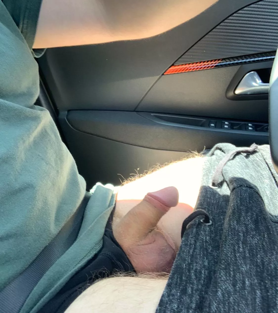 (34) Tricky to get hard while driving posted by latetech24