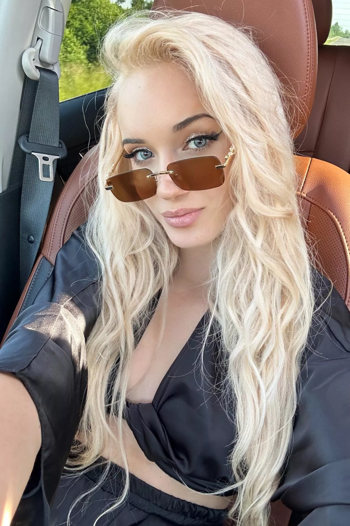 Bras are overrated posted by Little_Goldie_