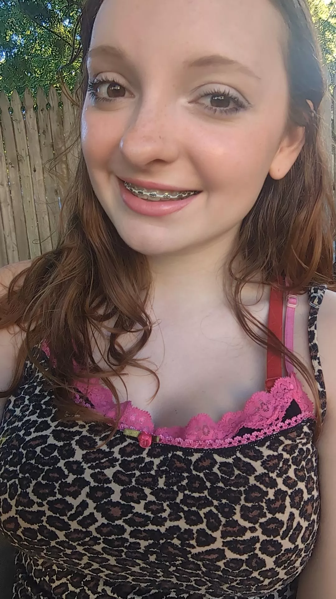 Cheers! Sunshine and beers  posted by kisskittyred