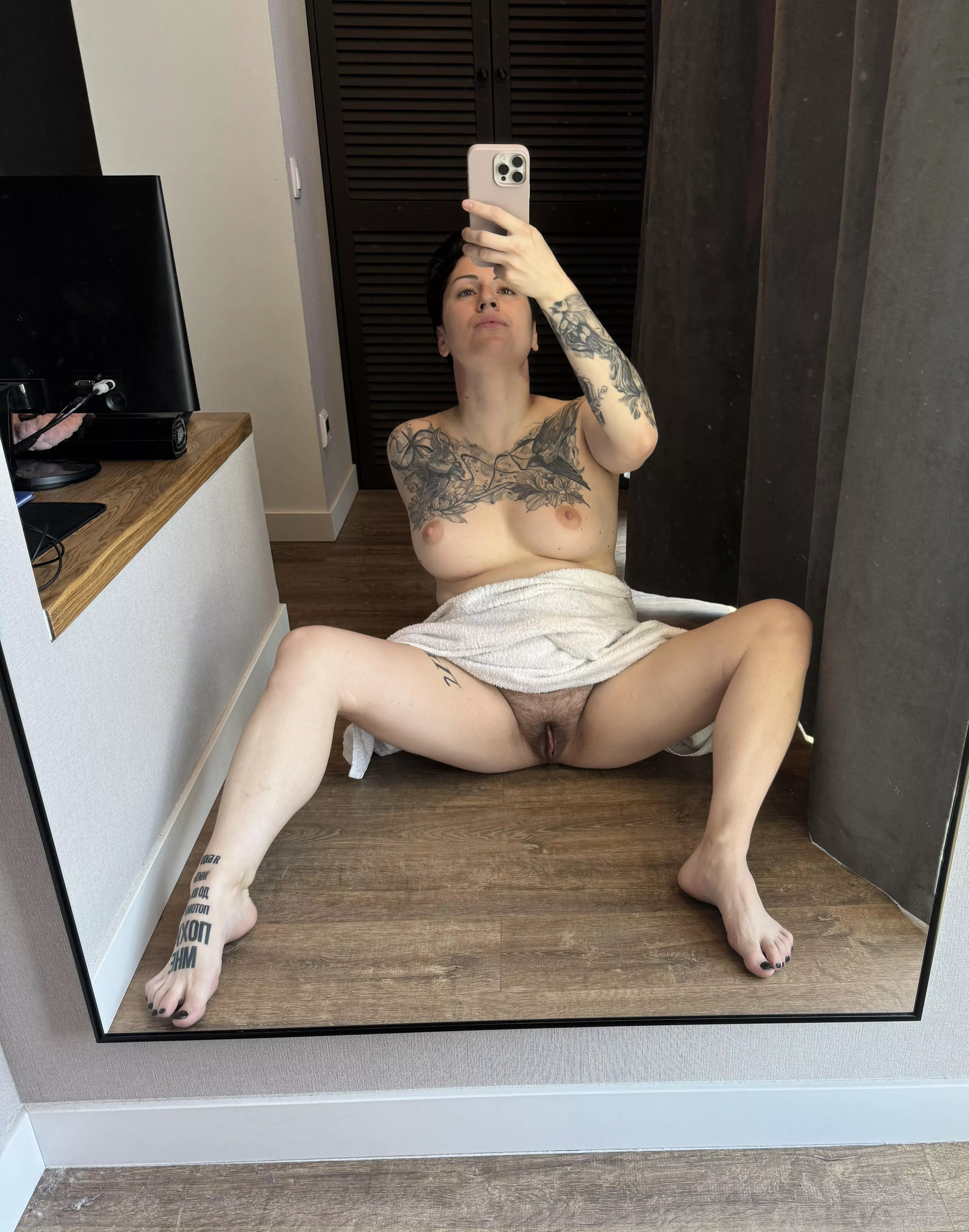 Good morning boys 🔥 posted by goddessstania